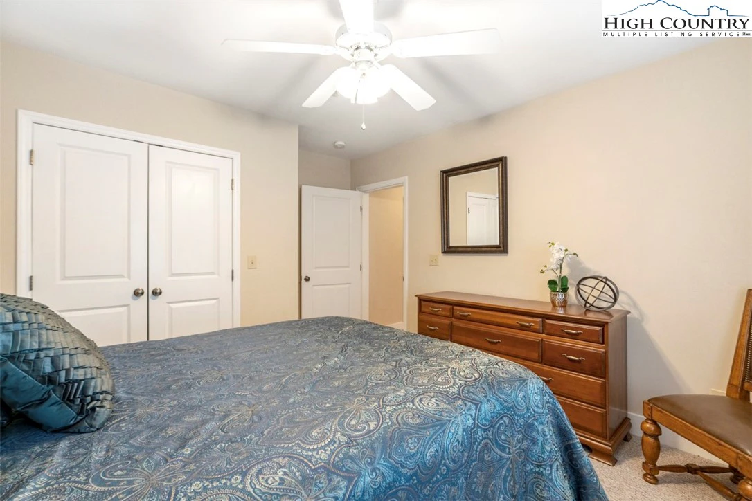 Image number 10 for the current listing