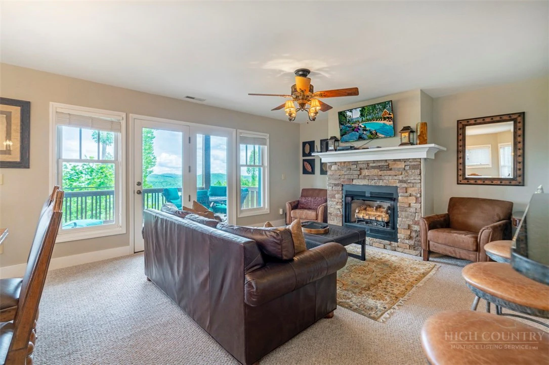 Image number 6 for the current listing