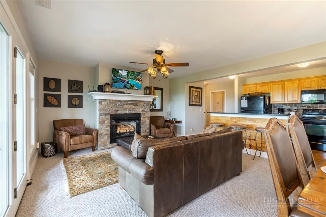 Image number 7 for the current listing