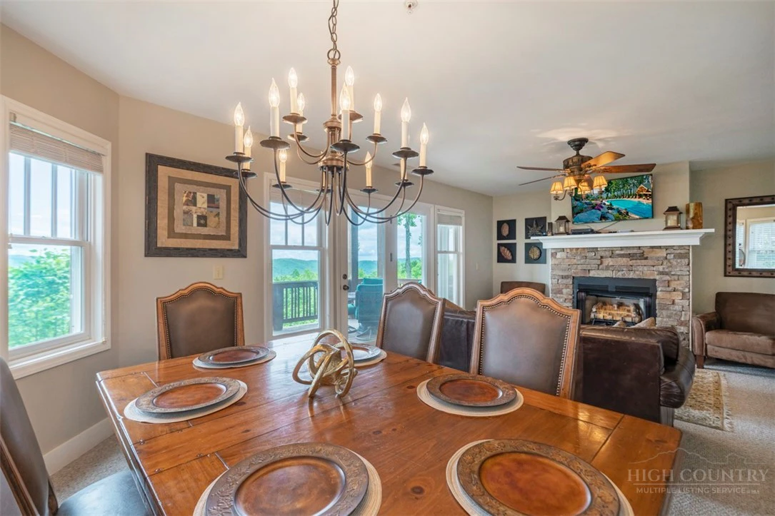 Image number 8 for the current listing