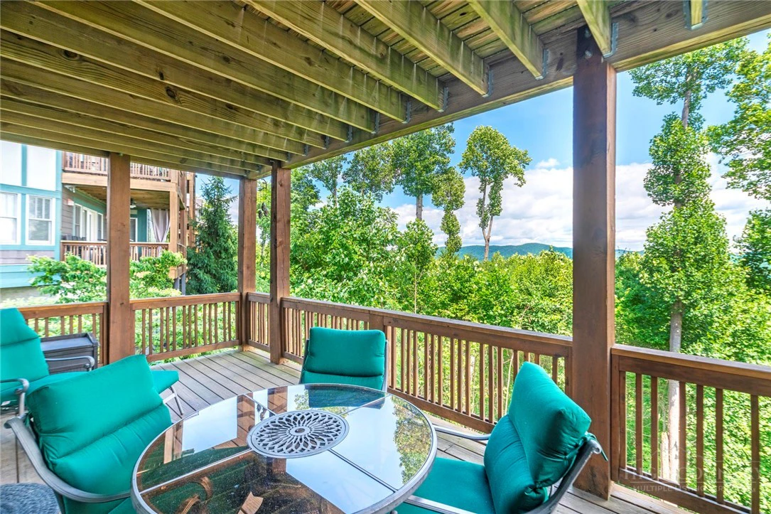 Image number 13 for the current listing