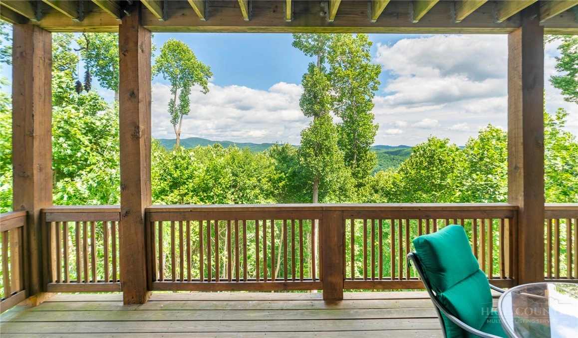 Image number 14 for the current listing