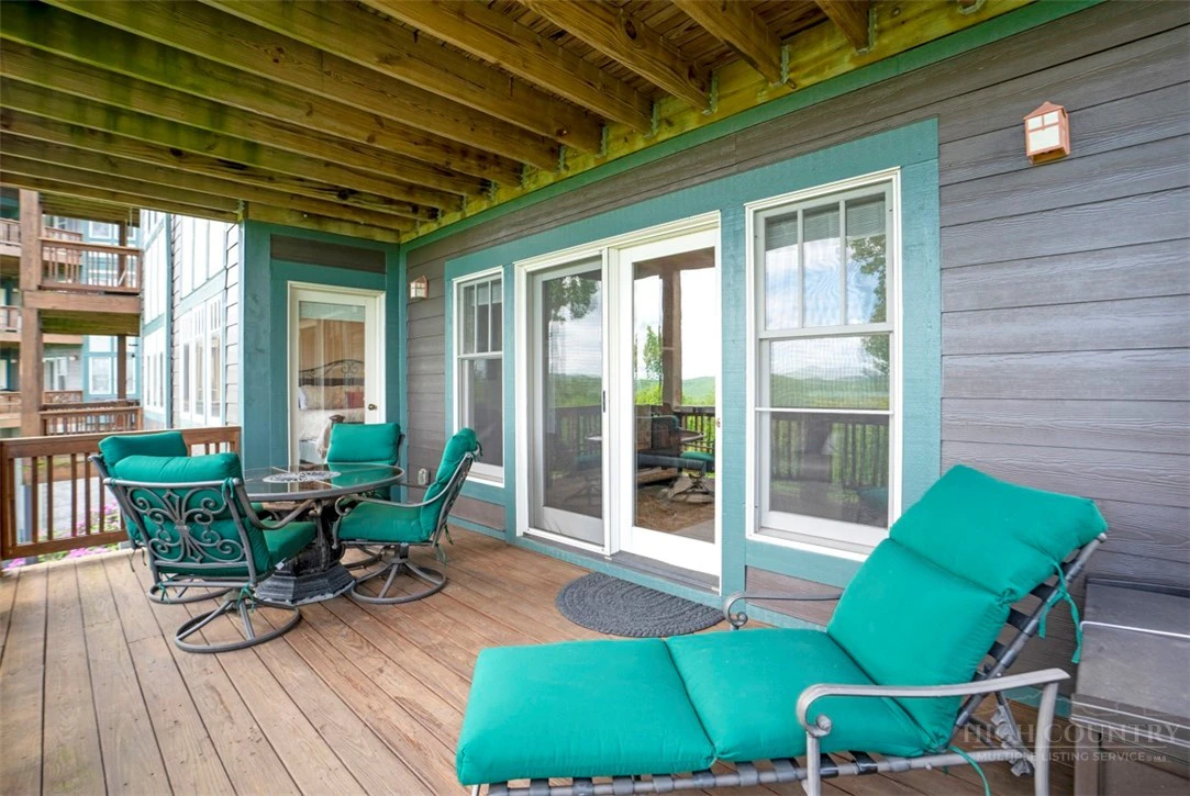 Image number 15 for the current listing