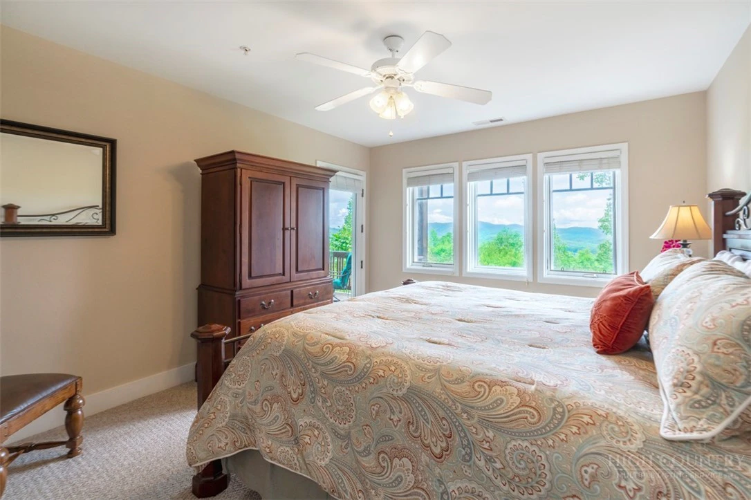 Image number 19 for the current listing