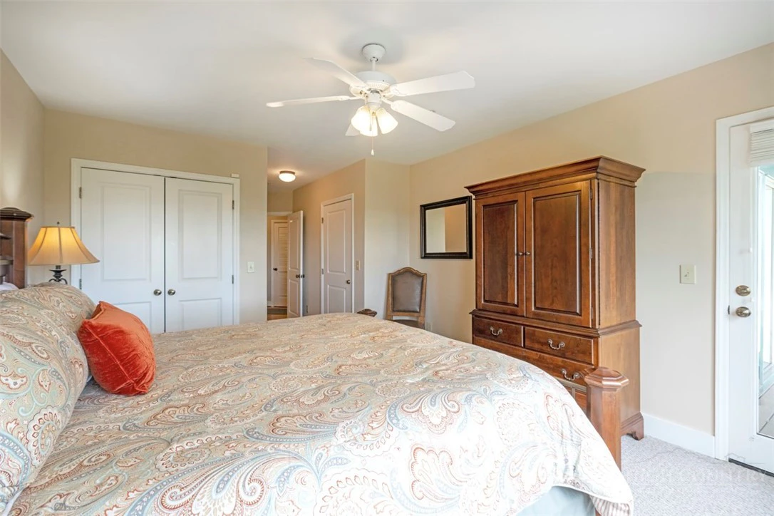 Image number 20 for the current listing