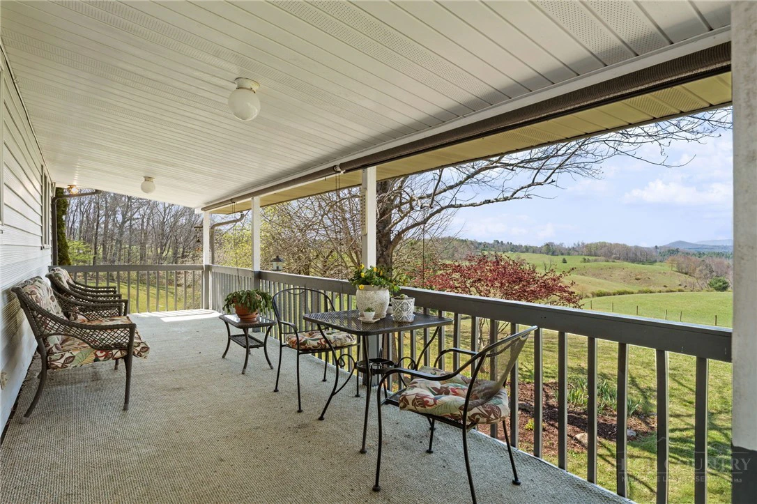 Image number 6 for the current listing