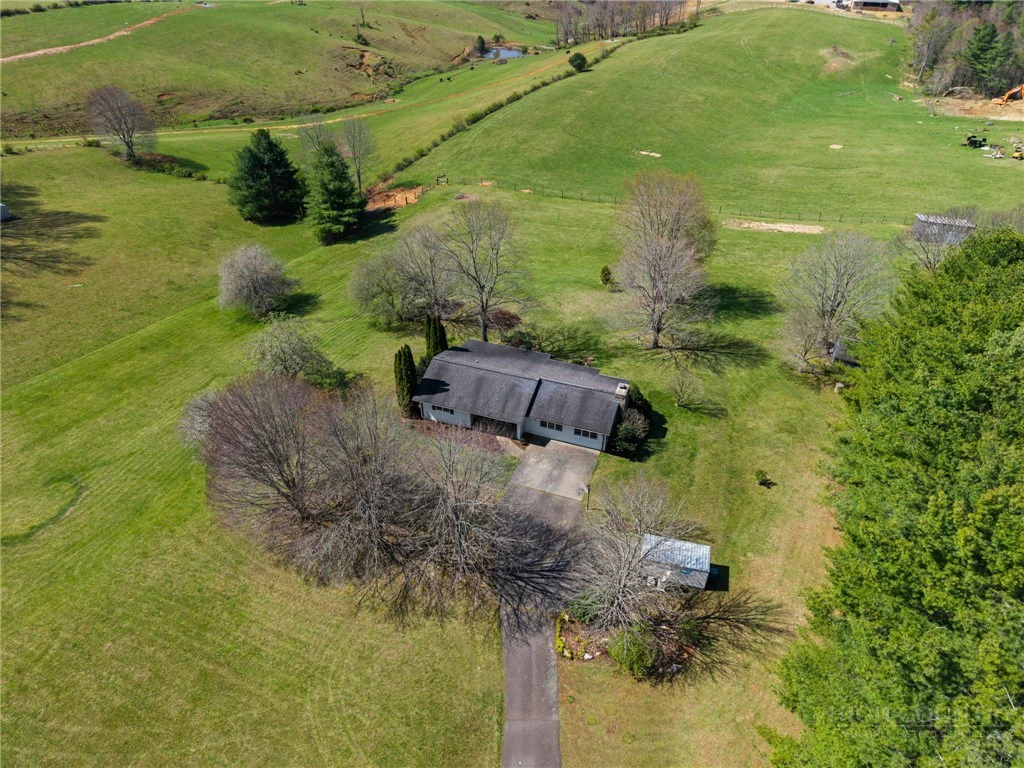 Image number 2 for the current listing