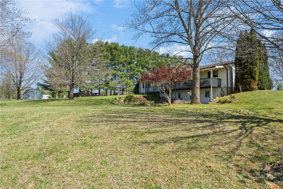 Image number 15 for the current listing