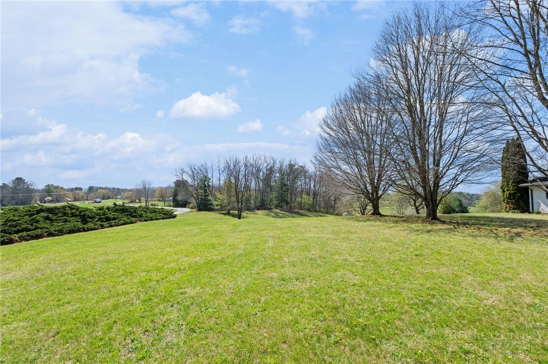 Image number 16 for the current listing