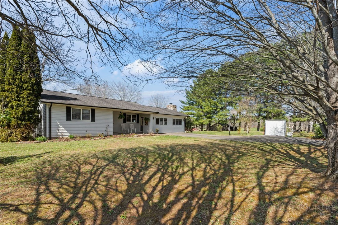 Image number 19 for the current listing