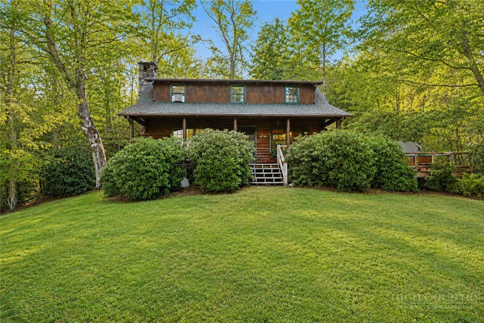Image number 1 for the current listing