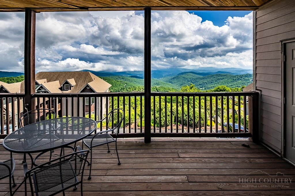 Image number 4 for the current listing