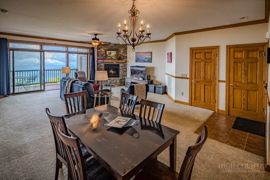 Image number 13 for the current listing