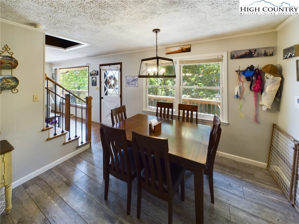 Image number 8 for the current listing
