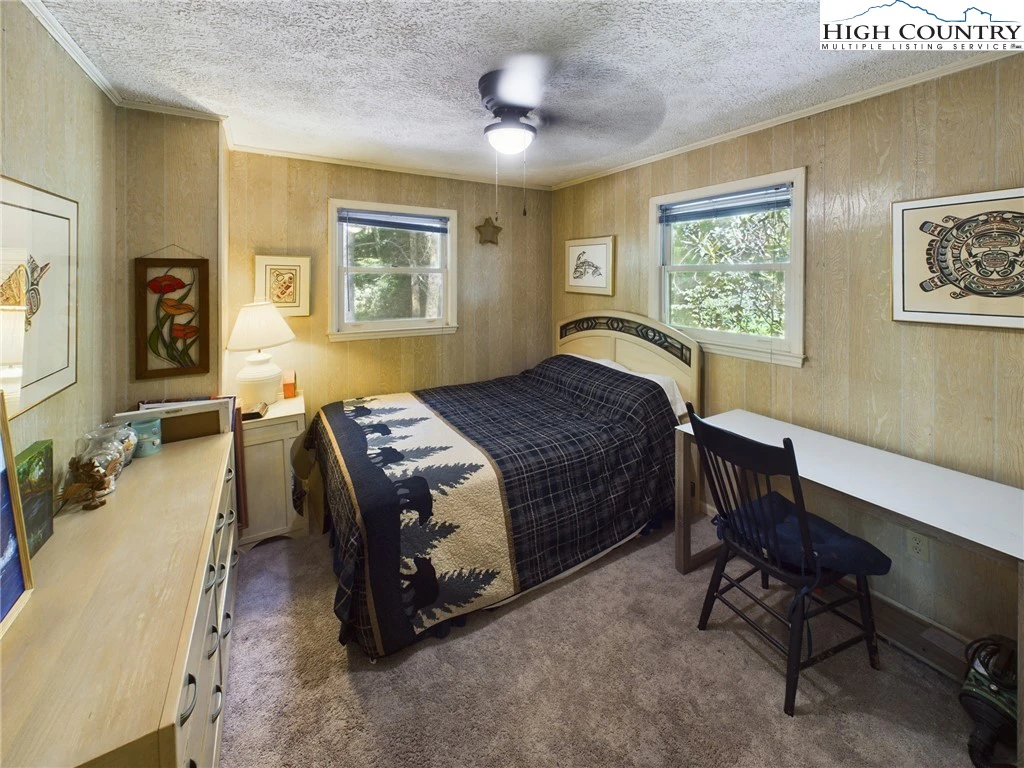 Image number 3 for the current listing