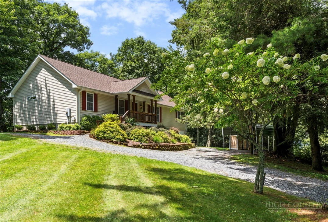 Image number 1 for the current listing