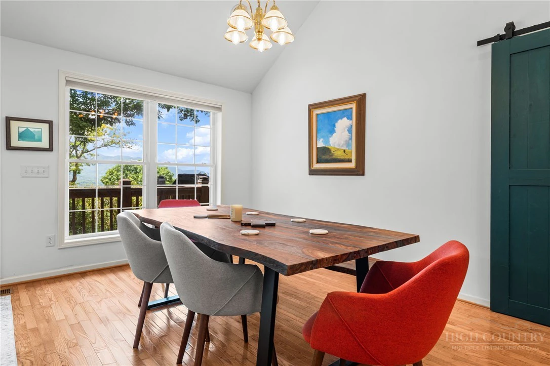 Image number 12 for the current listing