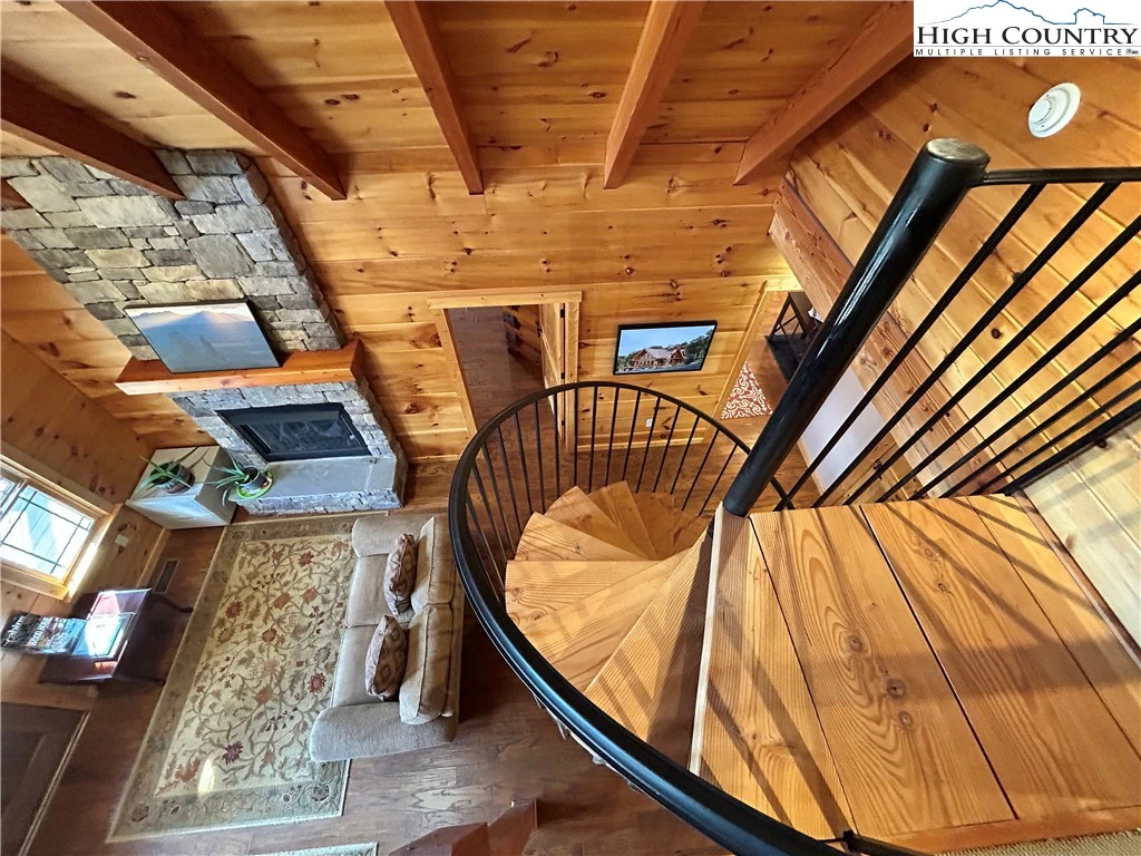 Image number 9 for the current listing