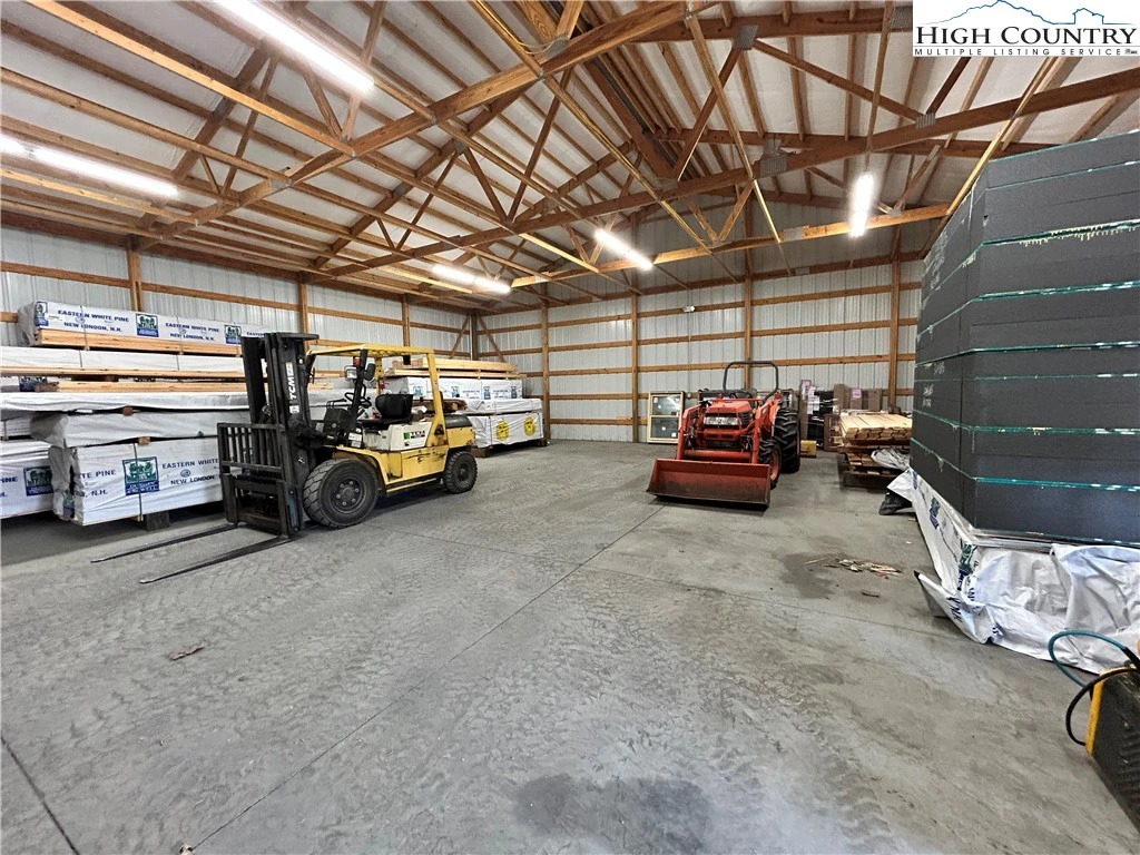 Image number 11 for the current listing
