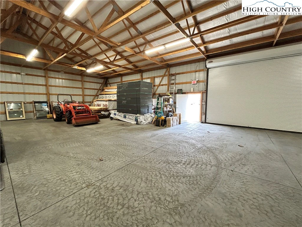 Image number 12 for the current listing