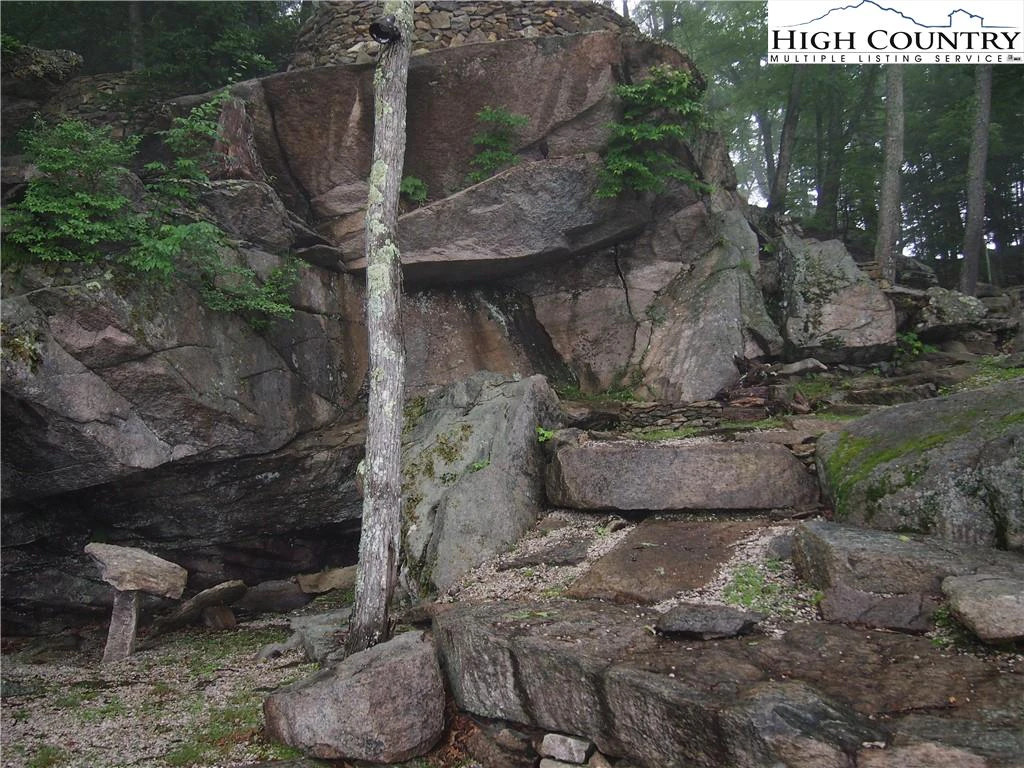 Image number 8 for the current listing