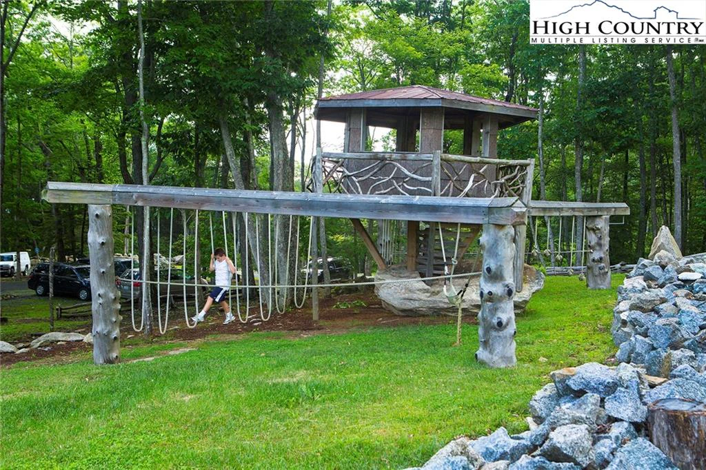 Image number 9 for the current listing