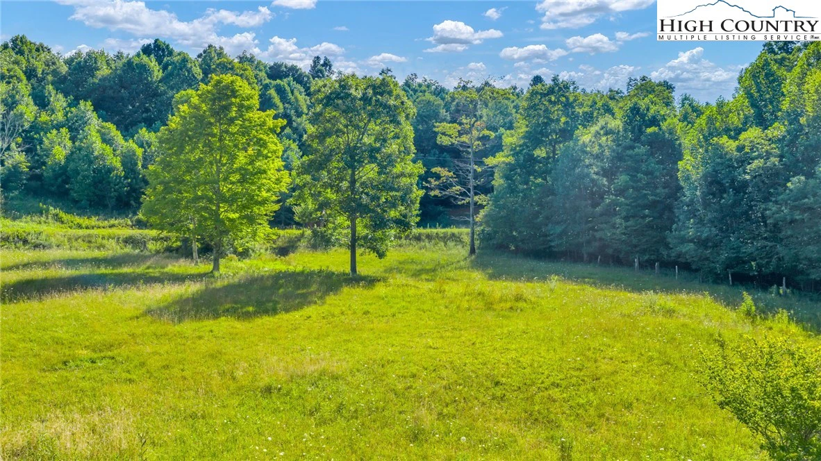 Image number 18 for the current listing