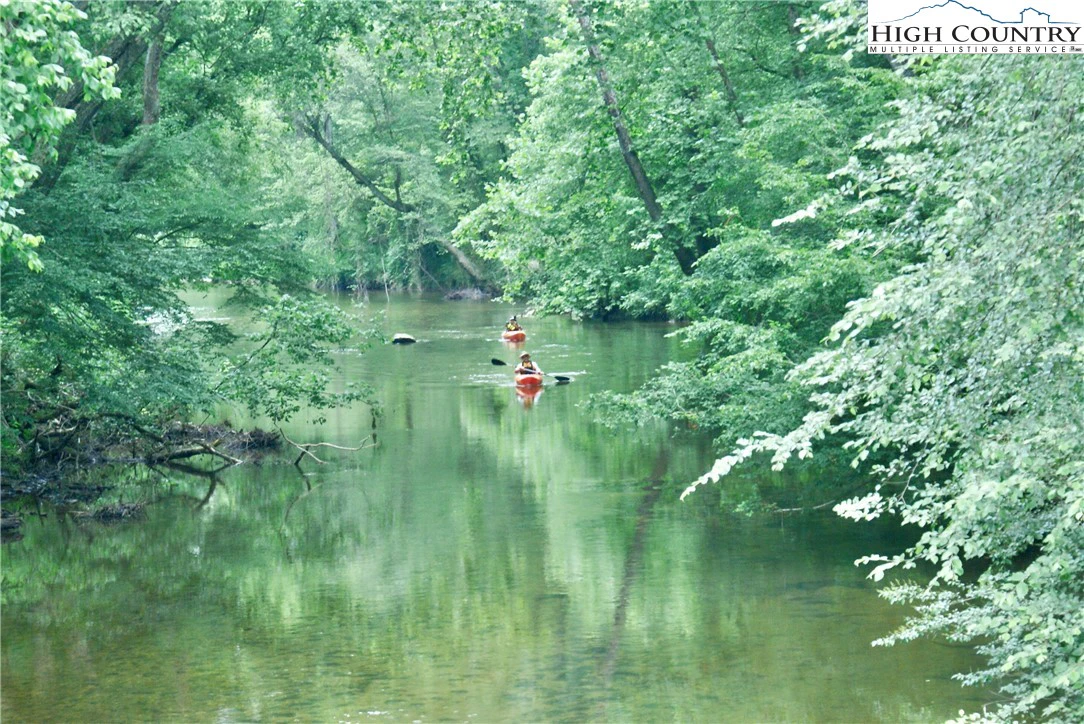 Image number 4 for the current listing
