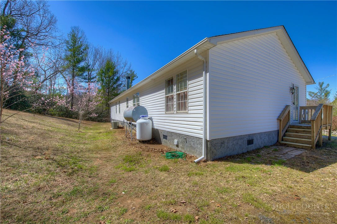 Image number 4 for the current listing