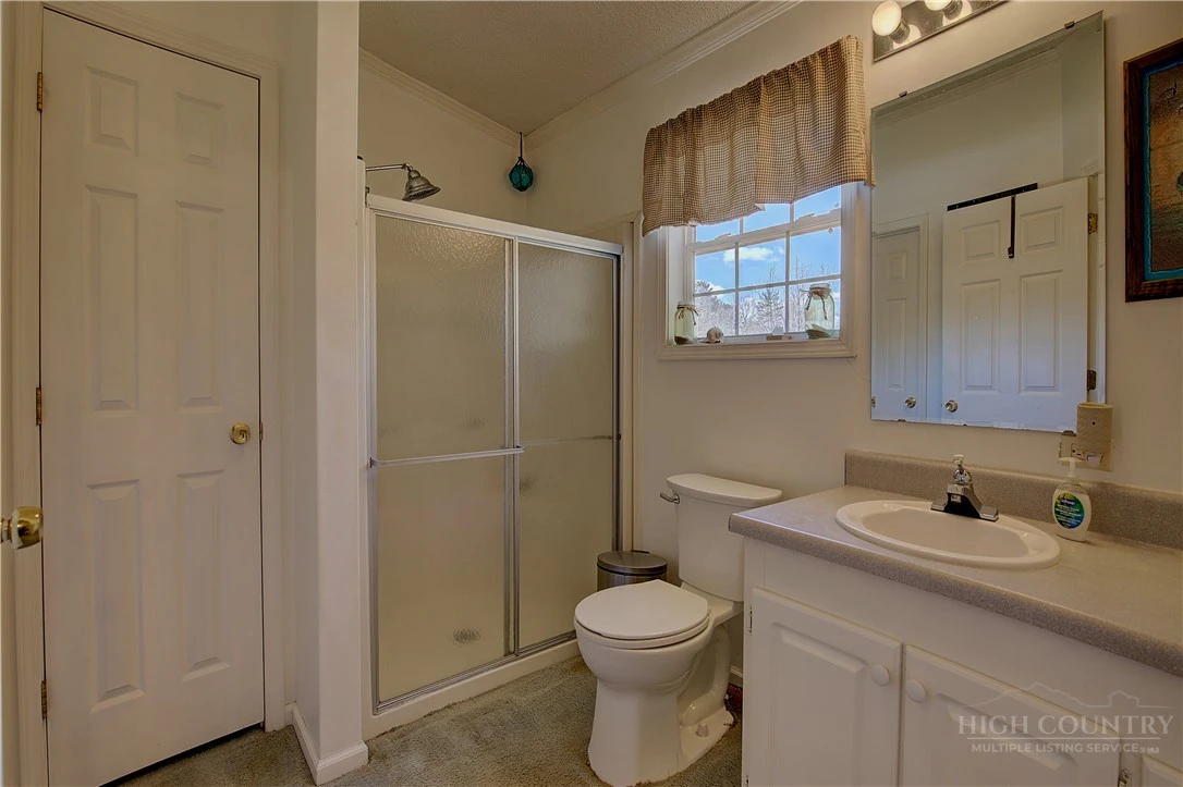 Image number 10 for the current listing