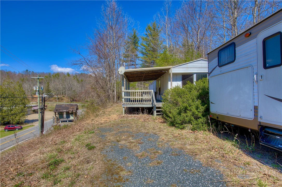 Image number 14 for the current listing