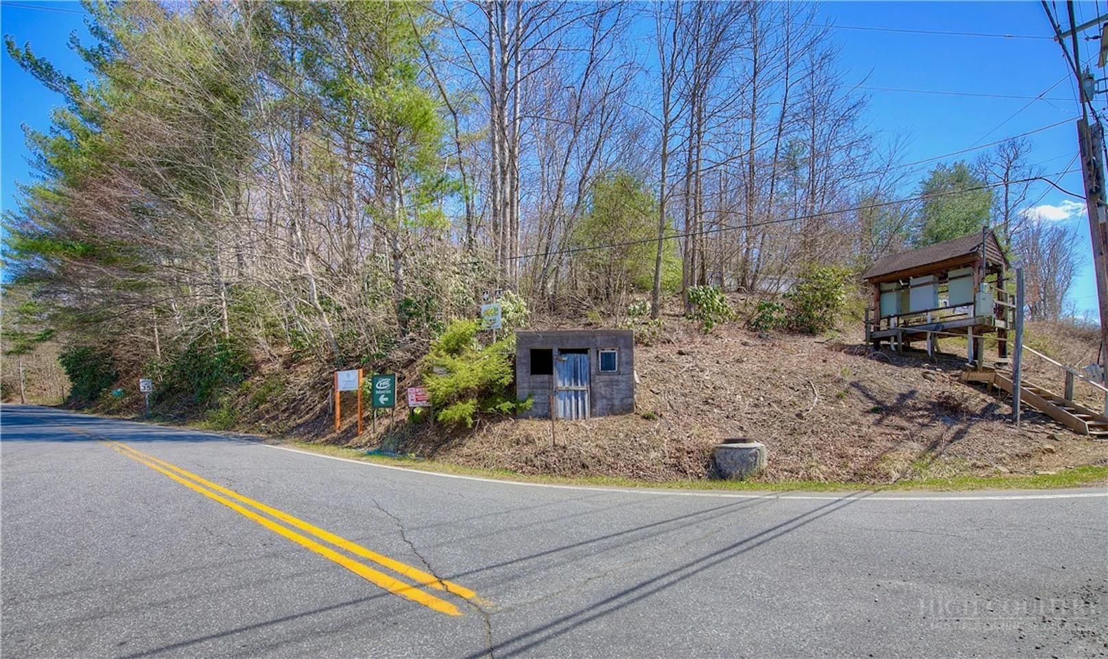 Image number 15 for the current listing