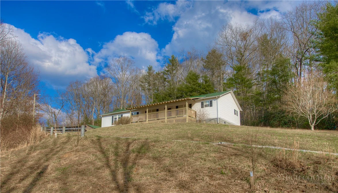 Image number 1 for the current listing