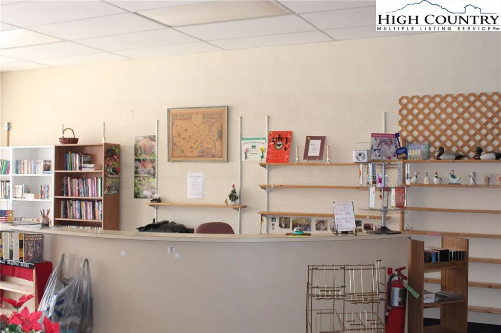 Image number 5 for the current listing