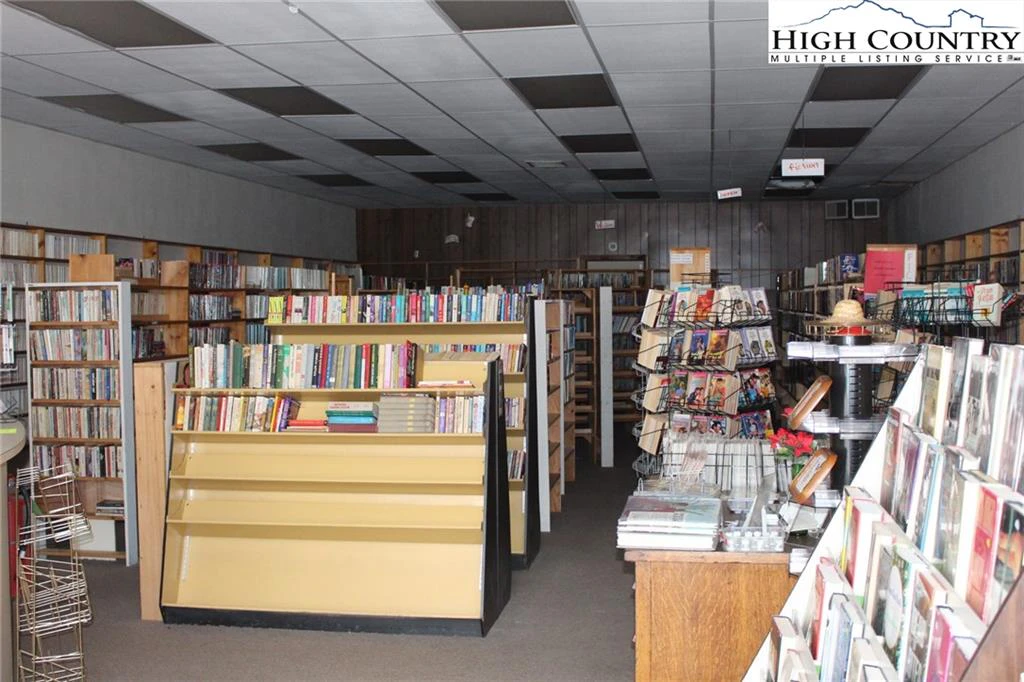 Image number 7 for the current listing