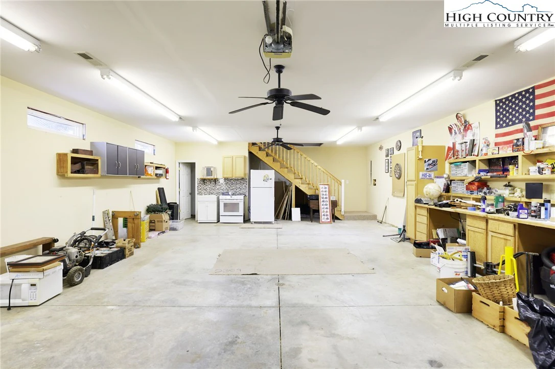 Image number 19 for the current listing