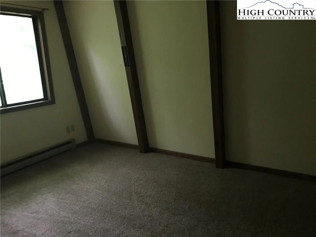 Image number 7 for the current listing