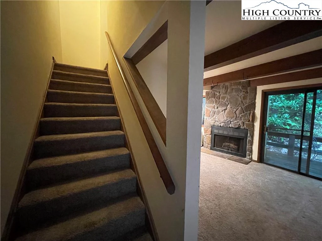 Image number 10 for the current listing