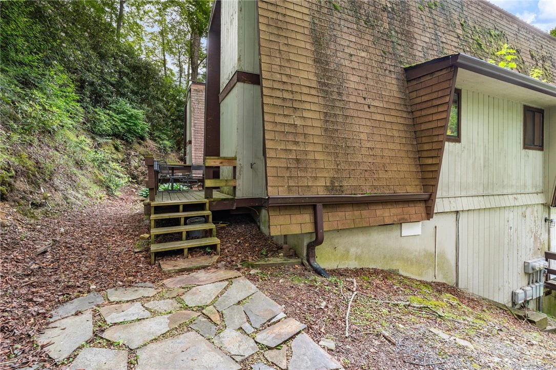 Image number 19 for the current listing