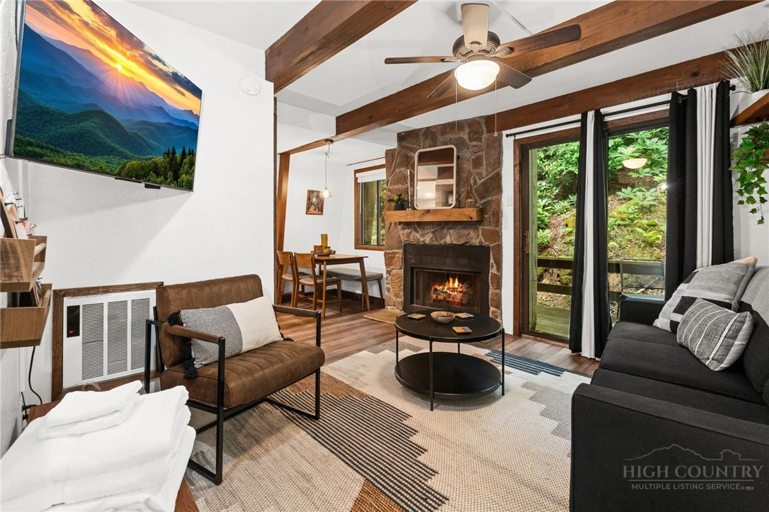 Image number 5 for the current listing