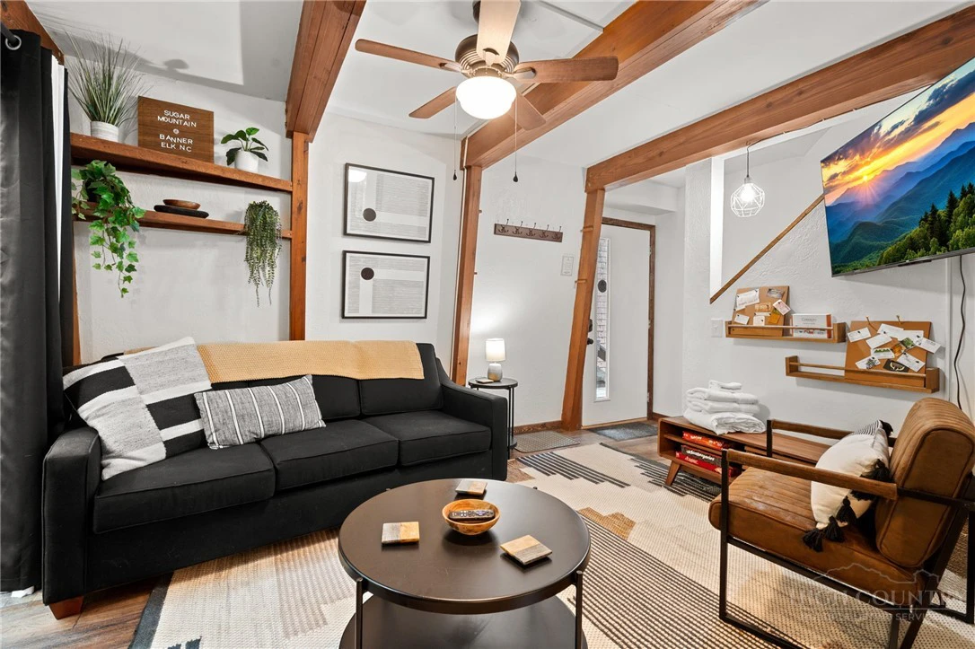 Image number 6 for the current listing