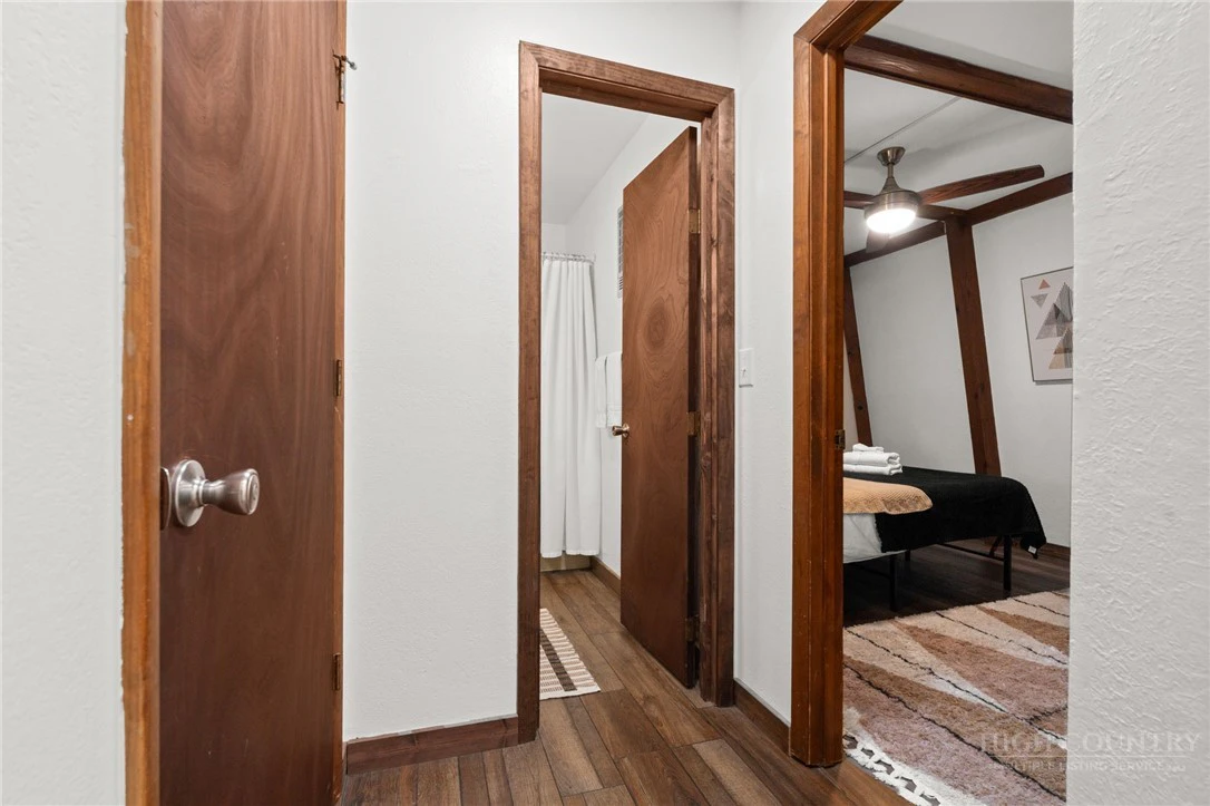Image number 13 for the current listing