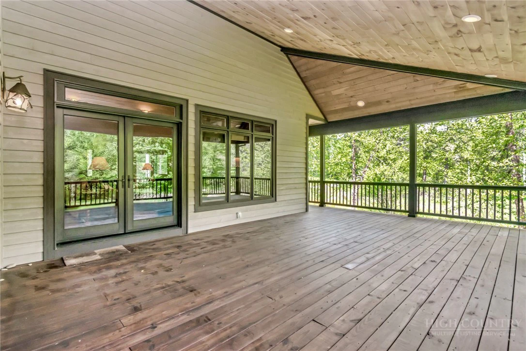 Image number 10 for the current listing