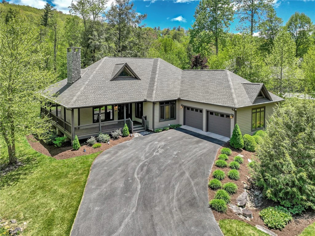 Image number 15 for the current listing