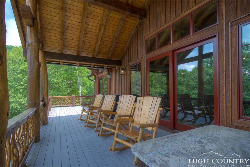 Image number 22 for the current listing