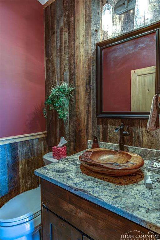 Image number 3 for the current listing