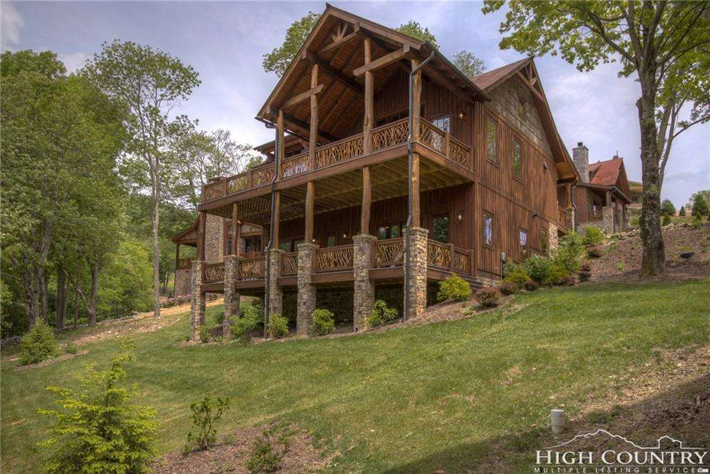 Image number 15 for the current listing