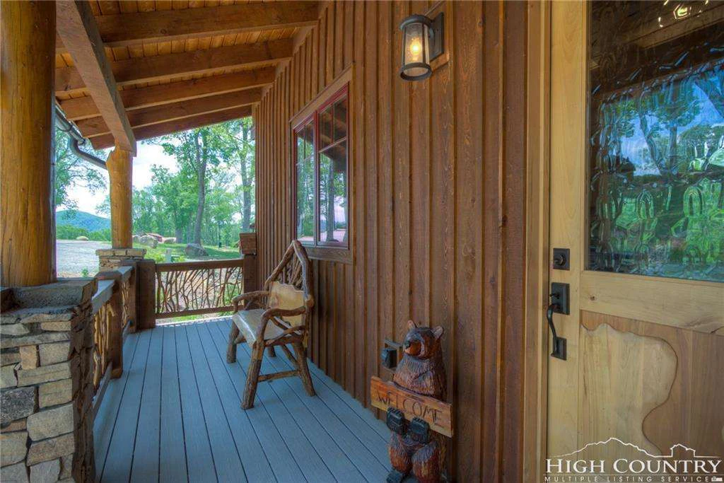 Image number 26 for the current listing