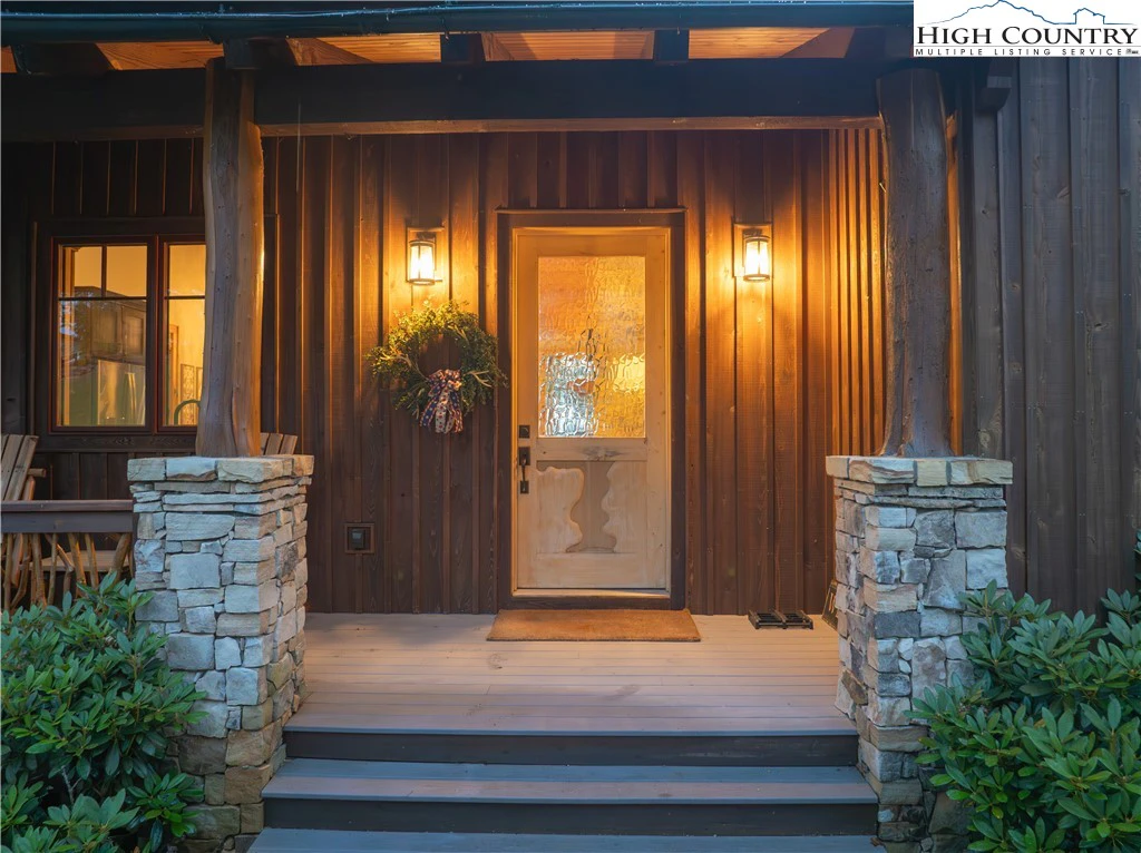 Image number 3 for the current listing