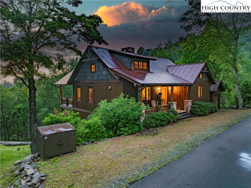 Image number 13 for the current listing